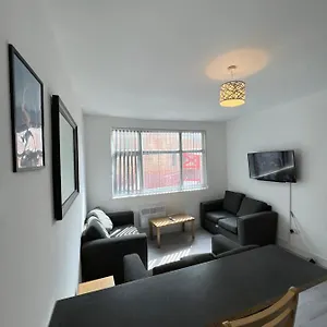 https://the-bake-apartment-5-bedroom-large-apartment-sleeps-up.hotels-newcastle-upon-tyne.com