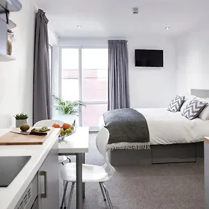 https://central-zeni-studio.hotelsin-nottingham.com