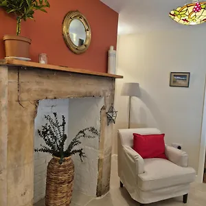 https://large-garden-flat-in-with-free-parking-and-views.tophotelsbath.com